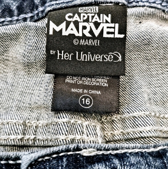 Captain Marvel Her Universe Jeans Size 16 Embroidered Patch Skinny Denim - Picture 5 of 12